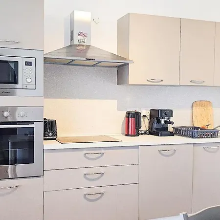 Front Seaview Cozy In Shared Flat - R1 Sliema