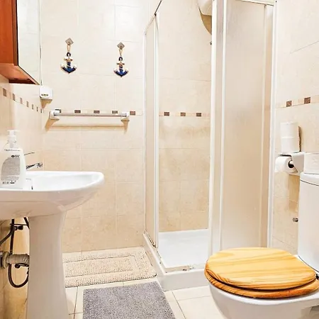 Front Seaview Cozy In Shared Flat - R1 Sliema