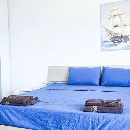 Front Seaview Cozy In Shared Flat - R1 Sliema